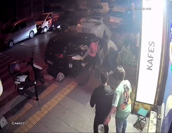 Gaziosmanpaşa’daki Kazada 3 Kişilik Aile Ölümden Saniyelerle Kurtuldu