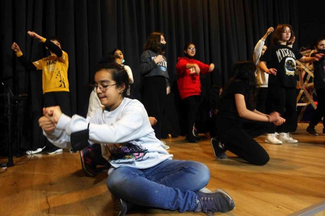 Menteşe Belediye Tiyatrosu Yeni Dönem Kayıtları Başladı