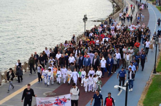 Tekirdağ’da Amatör Spor Haftası İçin Kortej Yürüyüşü