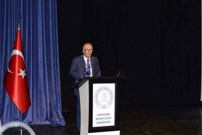 Rektör Uzun, Greenmetric Türkiye Ulusal Çalıştayına Katıldı