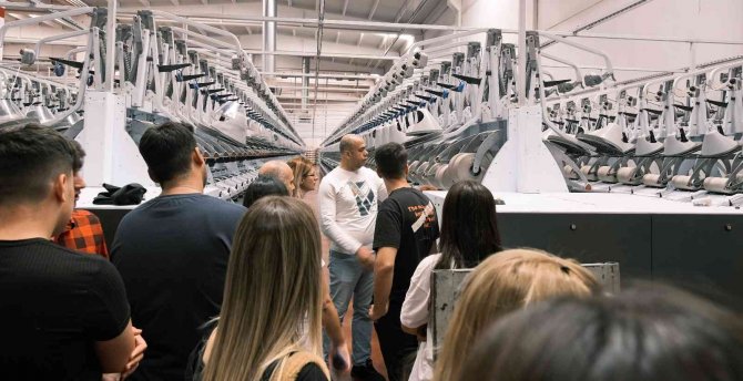 Geleceğin Tasarımcıları Halı Fabrikasını Ziyaret Etti