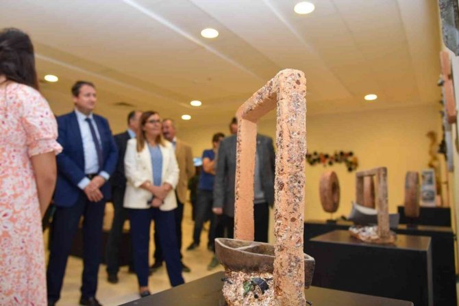 Güzel Sanatlar Ve Tasarım Fakültesinde ’Seçki 2’ Sergisi Açıldı