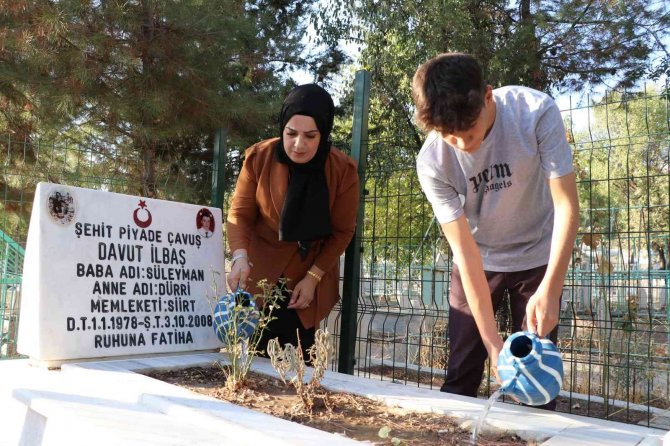 Aktütün’de Şehit Düşen Eşinin Acısını Unutamıyor