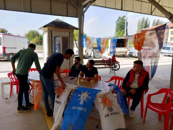 Hisarcık Ak Parti Gençlik Kolları’ndan Pazar Yerinde Üye Kayıt Çalışması