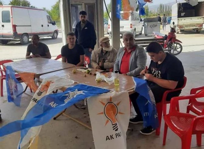 Hisarcık Ak Parti Gençlik Kolları’ndan Pazar Yerinde Üye Kayıt Çalışması