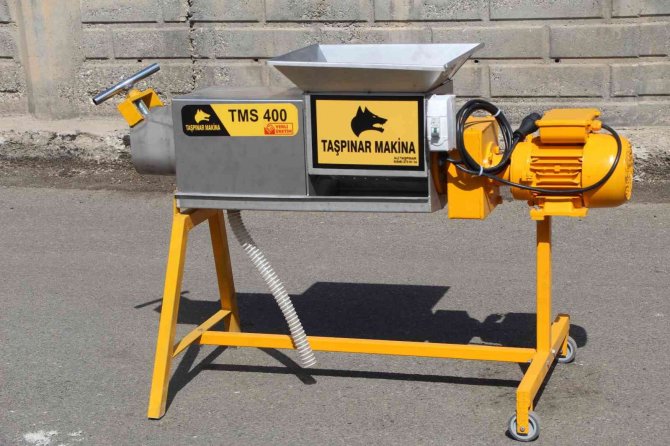 Batman’da Üzüm Üreticileri İçin 4 Adet Üzüm Sıkma Makinası Hibe Edildi