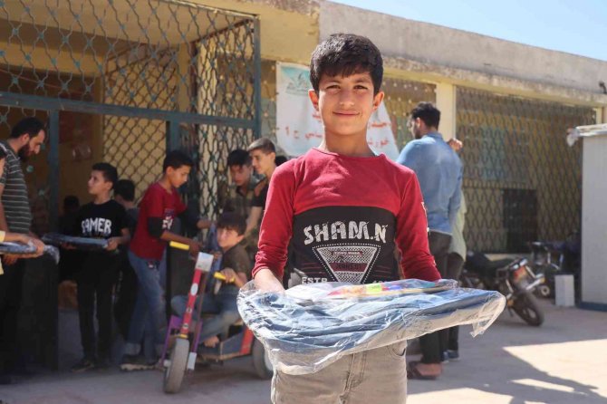 Bursa’dan 11 Bin Öğrenciye Kırtasiye Desteği