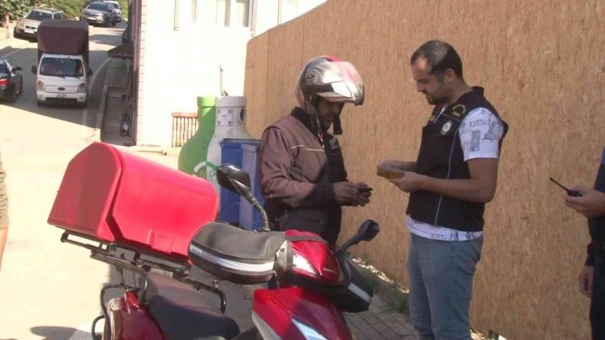 Üsküdar’da Okul Önlerinde Sıkı Denetim