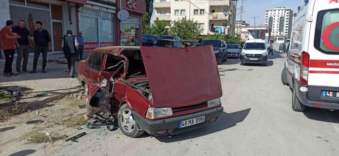 Otomobilin Direğe Çarpma Anı Kamerada