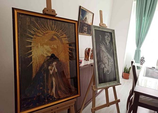 Kristal Taşları Sabırla İşliyor