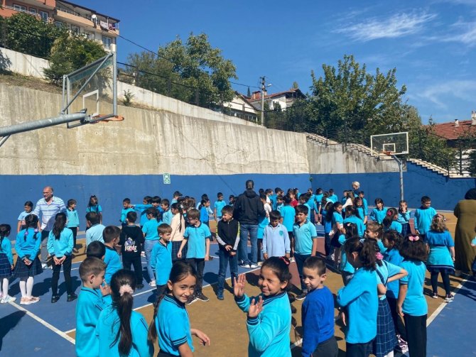 İ̇tfaiyeden Minik Öğrencilere Yangın Semineri