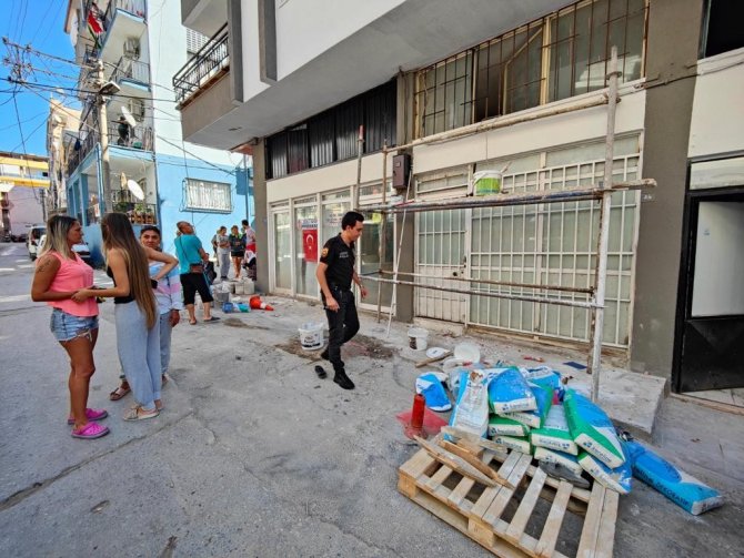 Kuşadası’nda Satırlı Bıçaklı Kavga: 2 Yaralı