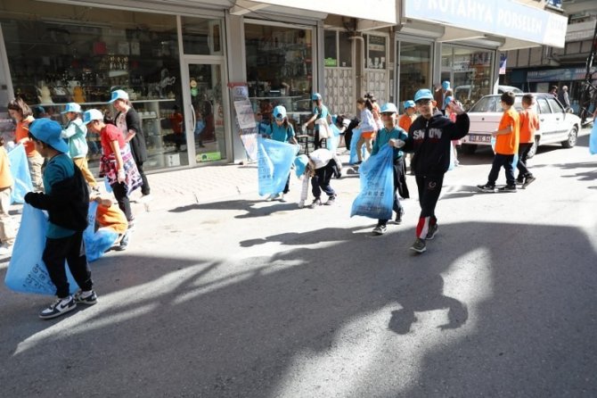 Gülük Mahallesi’nde Öğrencilerle ’Temiz Çevre, Temiz Toplum’ Çalışması