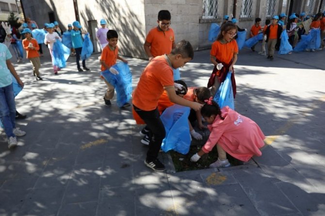 Gülük Mahallesi’nde Öğrencilerle ’Temiz Çevre, Temiz Toplum’ Çalışması