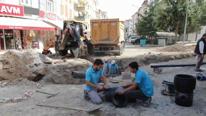 Esentepe Ve Sümer Mahallesi’nde Altyapı Yenileme Çalışmaları Devam Ediyor