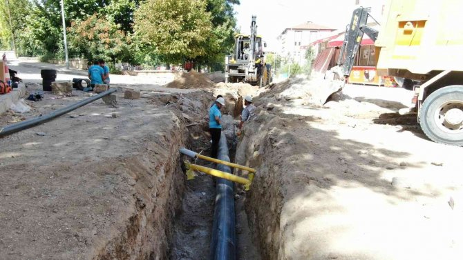 Esentepe Ve Sümer Mahallesi’nde Altyapı Yenileme Çalışmaları Devam Ediyor