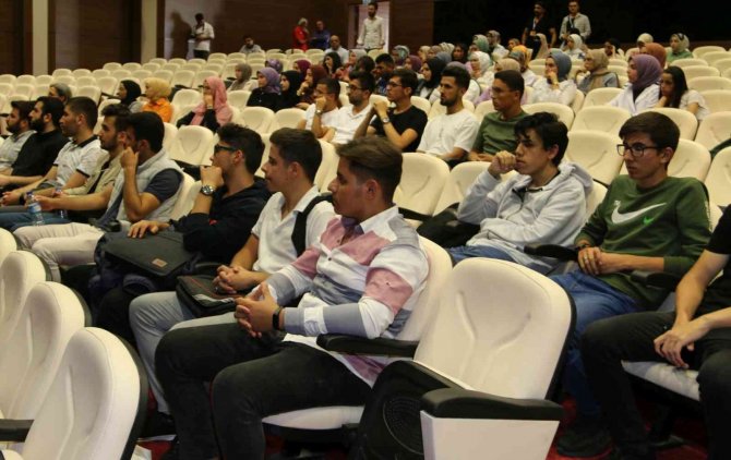 Nevü’de ‘Gençlik Ve Modern Zaman Söyleşileri’ Gerçekleşti