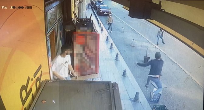 İ̇stanbul’da Film Sahnelerini Aratmayan Silahlı Çatışma Kamerada