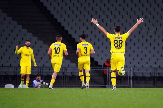 İ̇stanbulspor’dan Geri Dönüş
