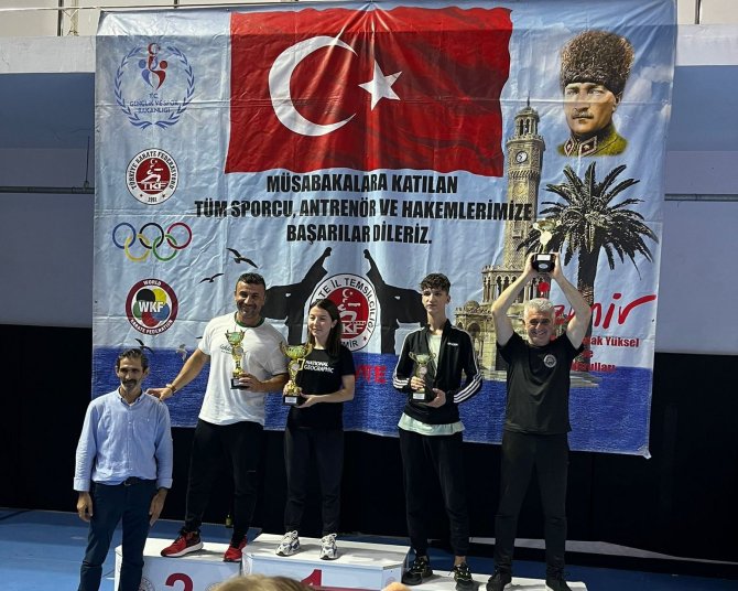 Aliağalı Karateciler Madalyaları Topladı