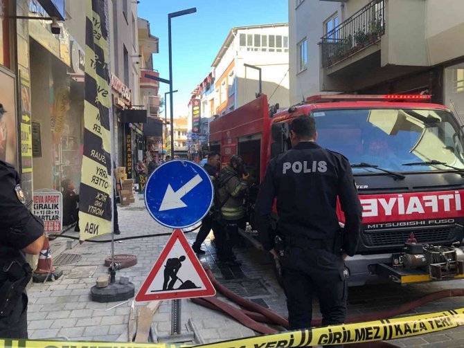 Apart Yangını Paniğe Neden Oldu
