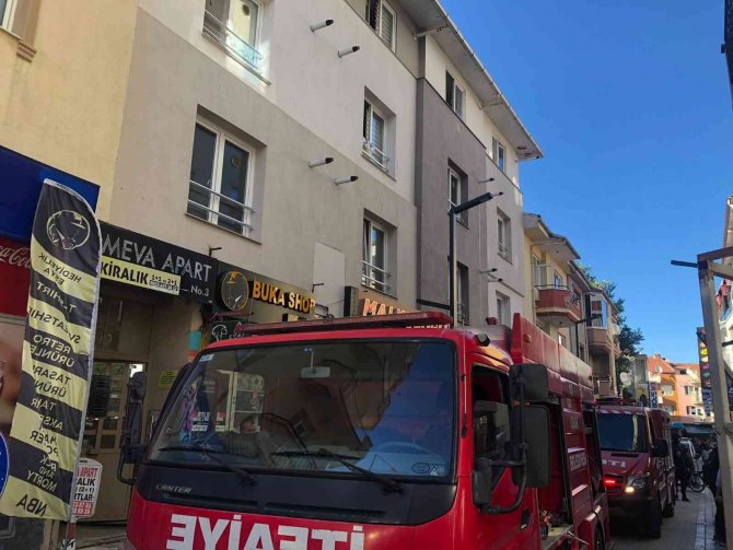 Apart Yangını Paniğe Neden Oldu