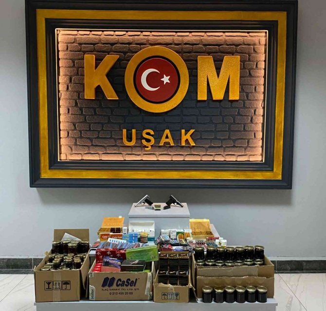 Uşak’ta 893 Adet Cinsel İçerikli Ürün Ele Geçirildi