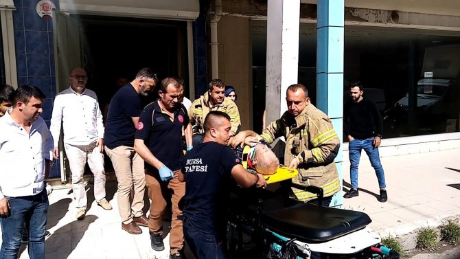 Yük Asansörü Düştü; 1 Ağır Yaralı