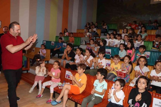Yalova Belediyesi’nden Çocuklara Tiyatro Etkinliği