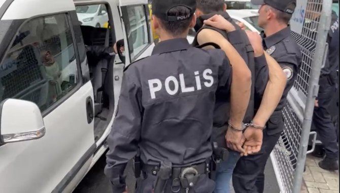 İ̇stanbul’da Kalorifer Peteği Hırsızları Suçüstü Yakalandı