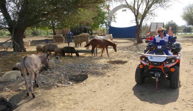 Minik Öğrencilerin Emekli Hayvanlar Çiftliği’nde Atv İle Safari Keyfi