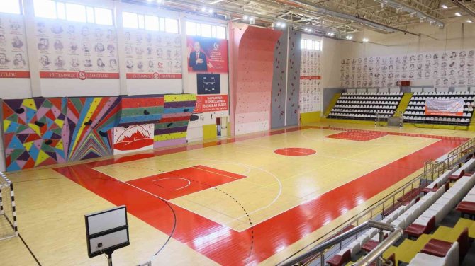 15 Temmuz Spor Salonu’nda Bakım Onarım Çalışmaları Sona Erdi