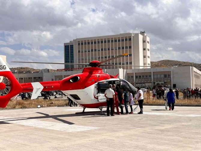 Hava Ambulansı Yeni Doğan Bebeği Hayata Bağladı