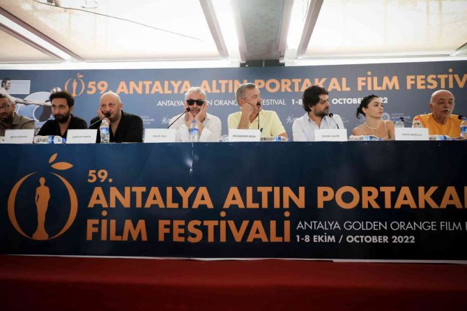 Altın Portakal’da Görücüye Çıkan “Bomboş” Filmine İzleyicilerin İlgisi Yoğun Oldu