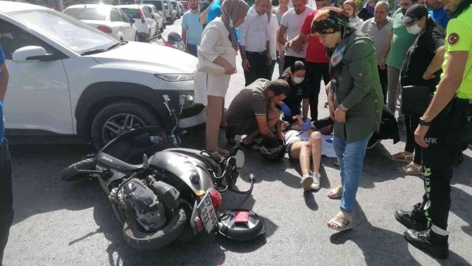 Otomobille Motosiklet Çarpıştı: 1 Yaralı