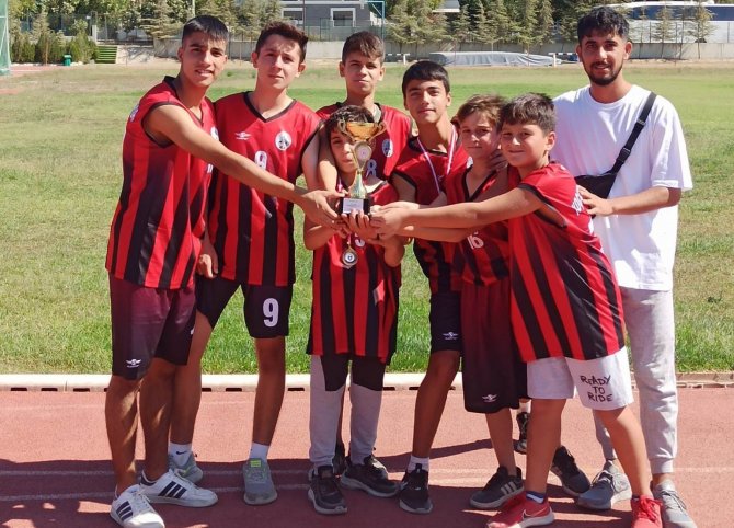 Başkan Kaplan Başarılı Sporcuları Ağırladı