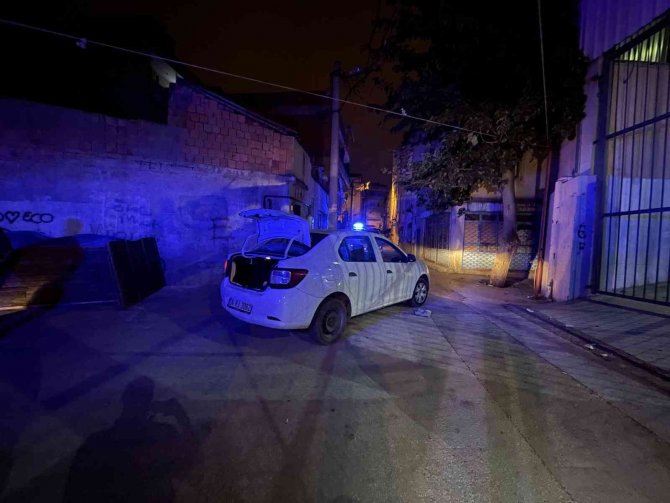 Bursa’da Çalıntı Araçla Polisten Kaçtı: 30 Kilometre Sonra Aracın Altında Kıskıvrak Yakalandı