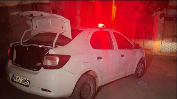 Bursa’da Çalıntı Araçla Polisten Kaçtı: 30 Kilometre Sonra Aracın Altında Kıskıvrak Yakalandı
