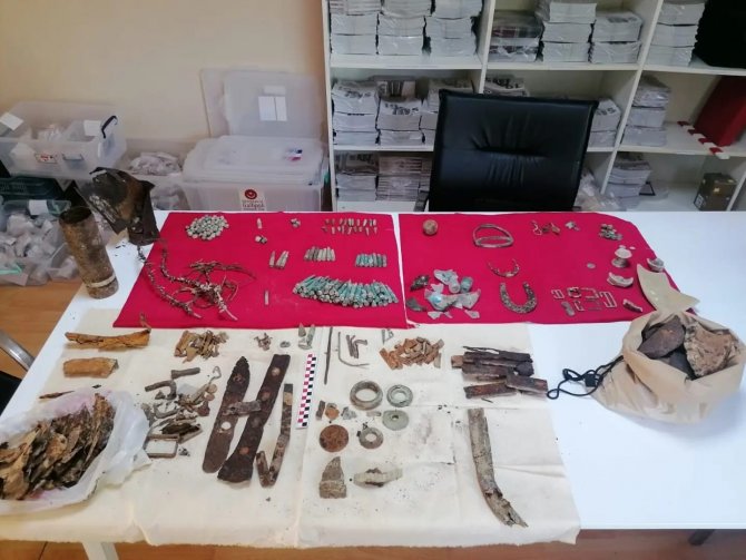 20 Yıl Boyunca Biriktirdiği Savaş Materyallerini Bağışladı