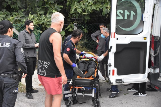 İ̇ncir Ağacından Düşen Şahıs Yaralandı