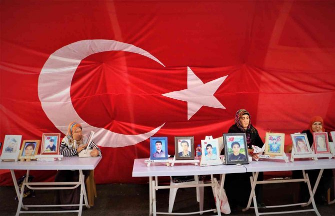 Çocuklarının Kandırılmasından Hdp’yi Sorumlu Tutan Aileler, Evlat Yolu Gözlüyor