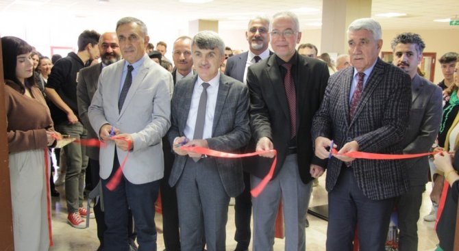 Dpü’de Ahmet Yakupoğlu Paneli Ve Sergisi