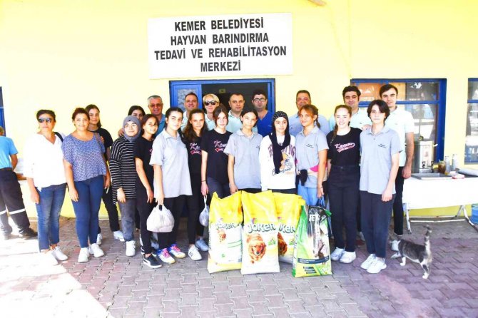 Kemer’de Dünya Hayvanları Koruma Günü Etkinliği