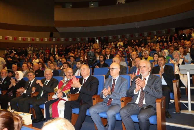 Ak Parti Genel Başkan Vekili Binali Yıldırım: “Güçlü Olmak Mecburiyetindeyiz”