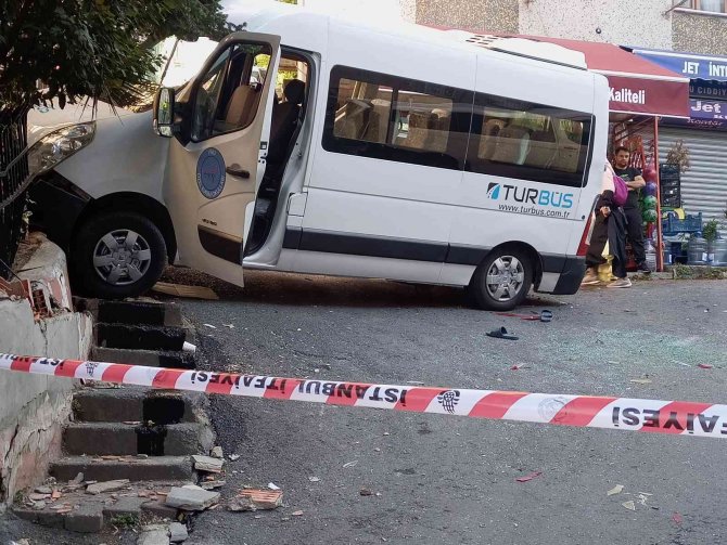 Beyoğlu’nda Kazada Facianın Eşiğinden Dönüldü