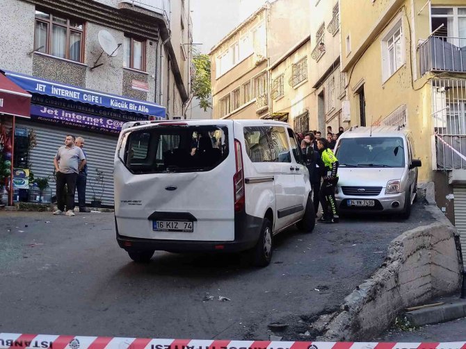 Beyoğlu’nda Kazada Facianın Eşiğinden Dönüldü