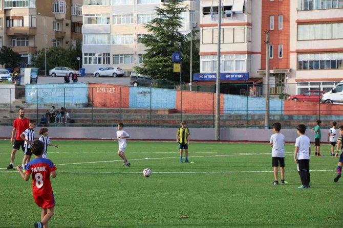 Futbolda Özkaynak Projesi Meyvelerini Toplamaya Başladı