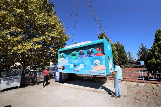 Başiskele’de 6 Noktaya Mobil Atık Merkezi Kuruldu