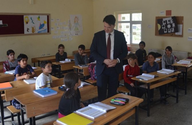 Kaymakam Gürses, Öğrenci Ve Vatandaşlarla Bir Araya Geldi