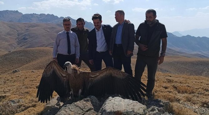 Hayvanları Koruma Günü’nde Özgülüğe Kanat Çırptı